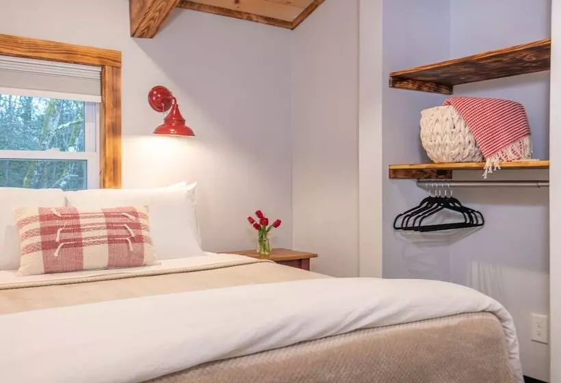 Hotelli Mad River Lodge