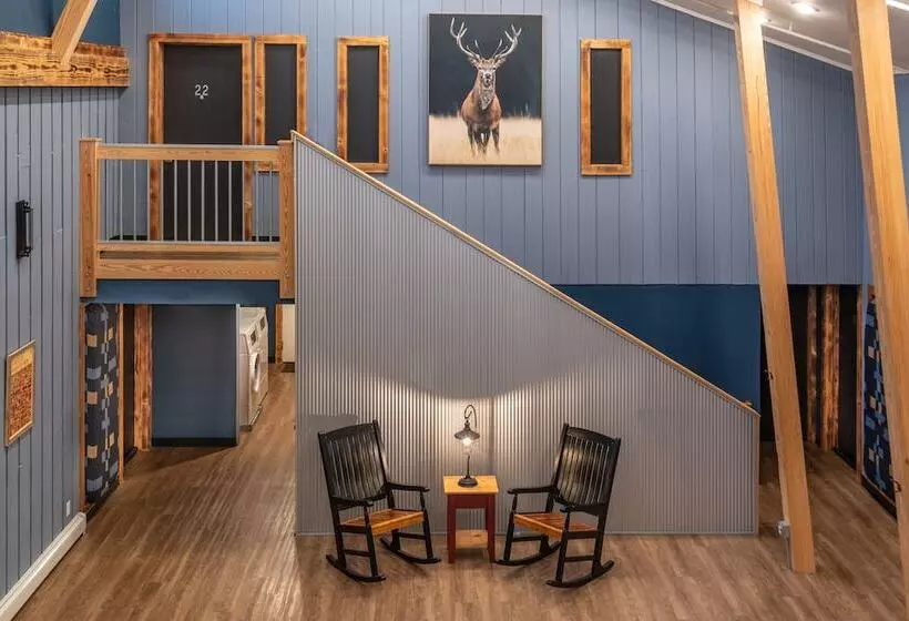 Hotelli Mad River Lodge