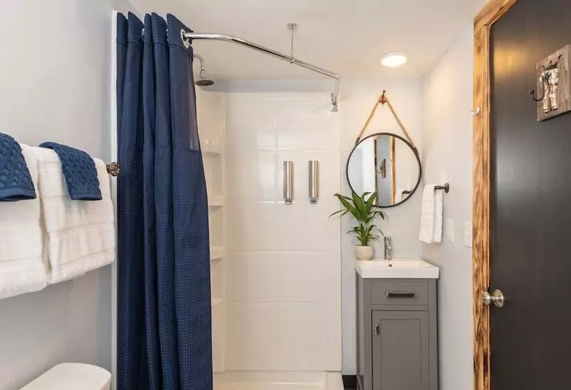 Hotelli Mad River Lodge