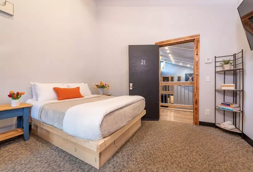 Hotelli Mad River Lodge