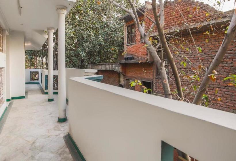 Hotel Oyo 70681 Green View Metro Hospital