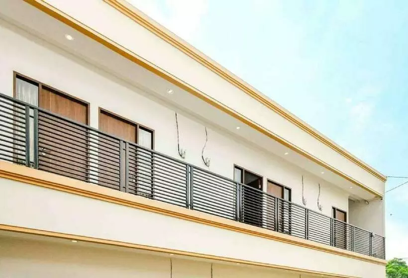 ホテル Rudi Rooms Near Stasiun Cikarang Mitra Reddoorz