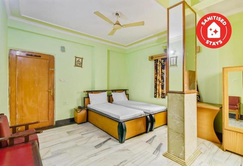 בית מלון כפרי Spot On 3054 New Center Point