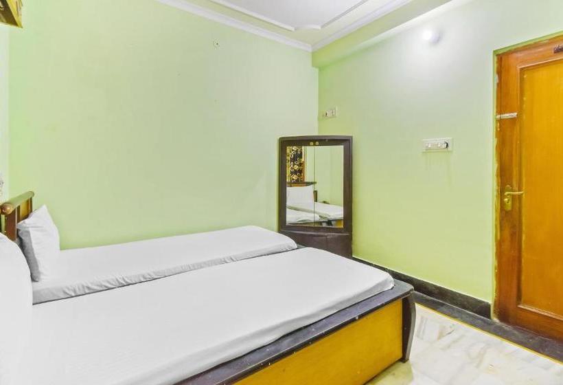 בית מלון כפרי Spot On 3054 New Center Point