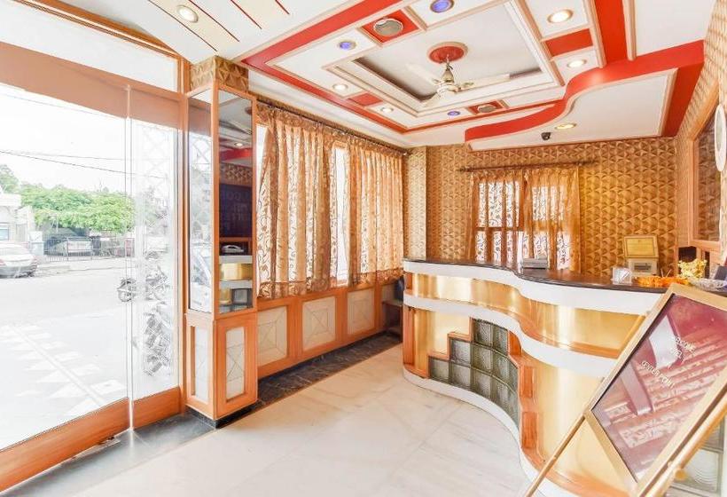 בית מלון כפרי Spot On 3054 New Center Point