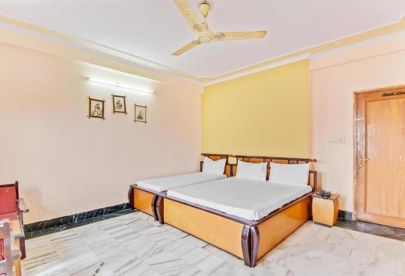 בית מלון כפרי Spot On 3054 New Center Point