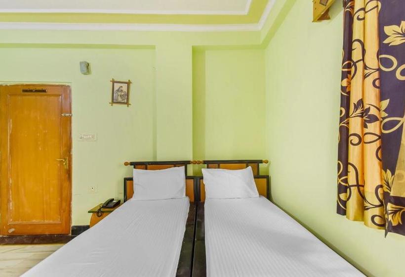 בית מלון כפרי Spot On 3054 New Center Point