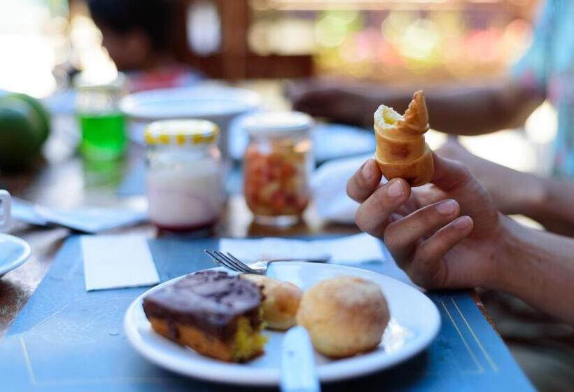 پانسیون Villae Pousada