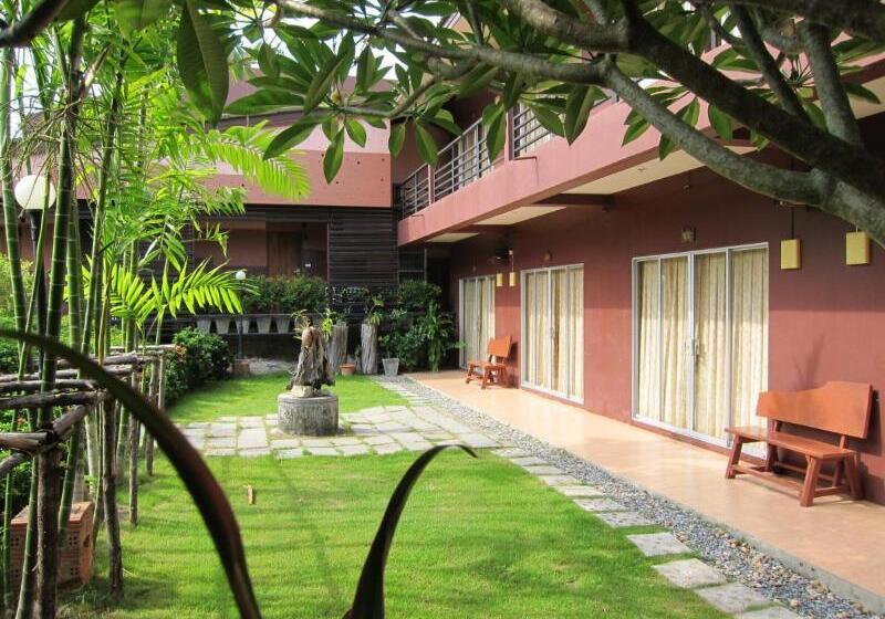 منتجع Forest Bungalows & Mama S Restaurant