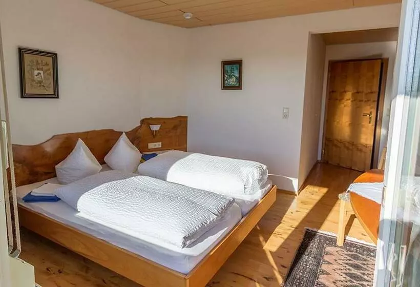 ユースホステル Gasthaus Zum Rebstock