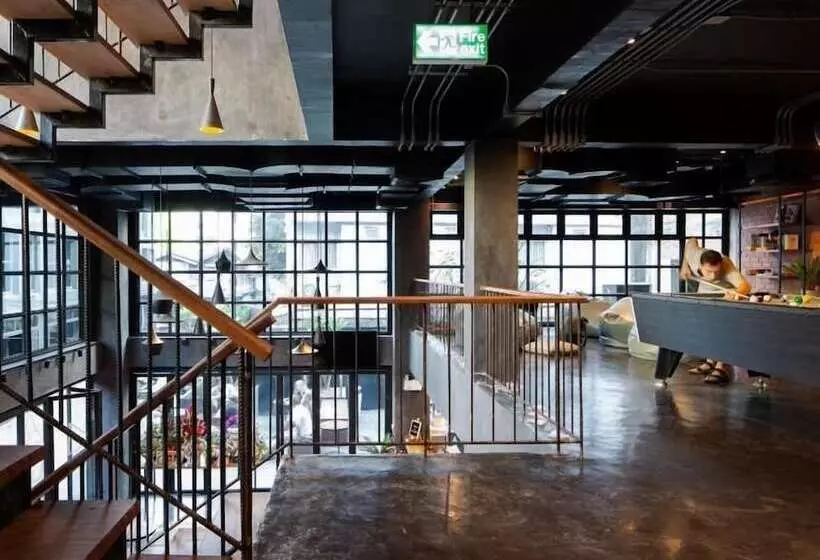 Bed Station Hostel Khaosan