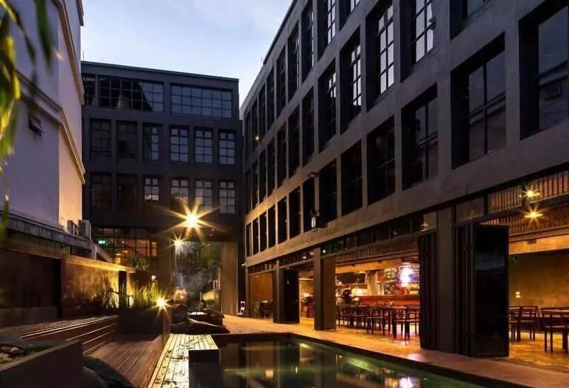 Bed Station Hostel Khaosan