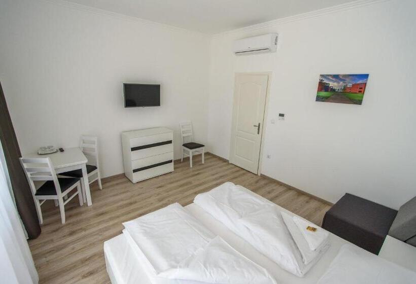 酒店 Bl Garden Panzió