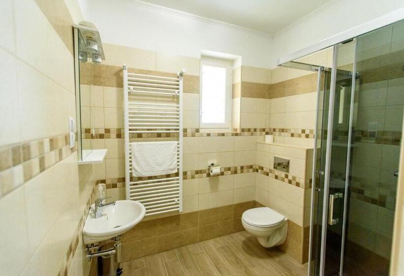 酒店 Bl Garden Panzió