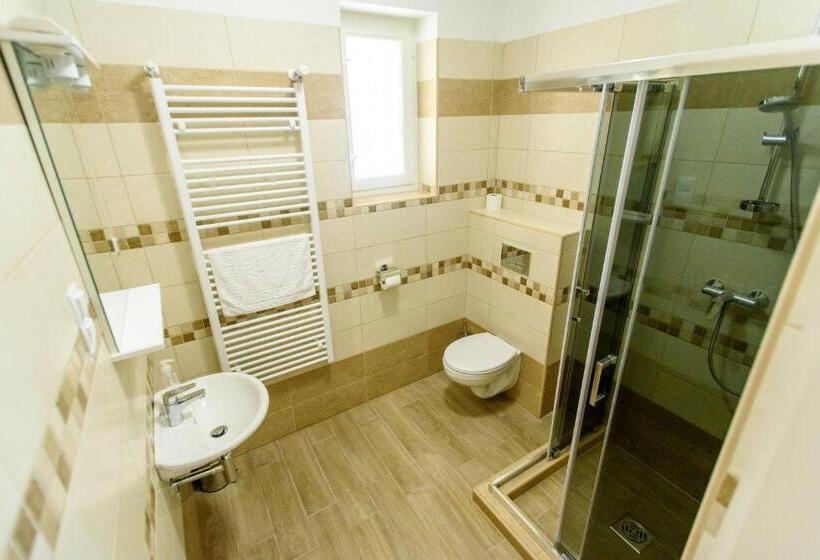 酒店 Bl Garden Panzió