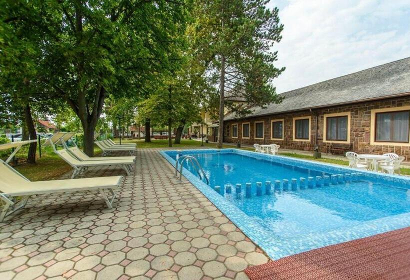 酒店 Bl Garden Panzió