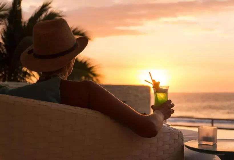 ホテル Dco Suites Lounge & Spa