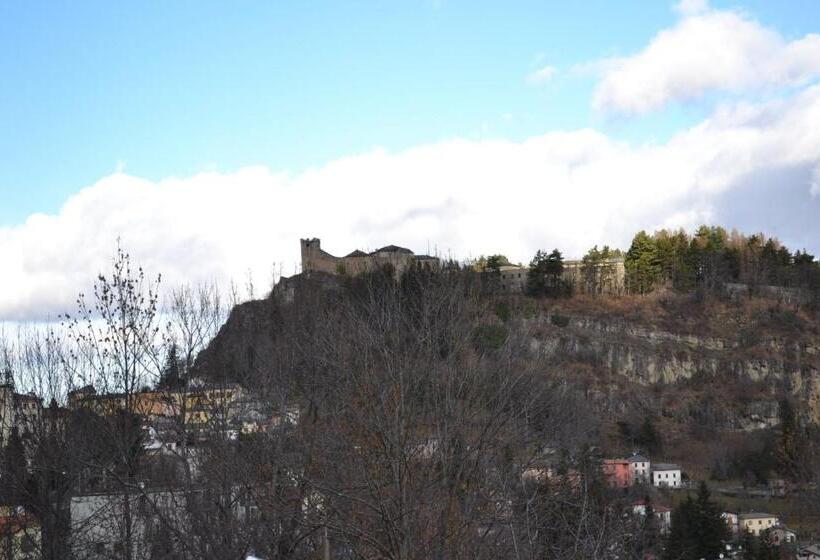 בית מלון כפרי Miramonti