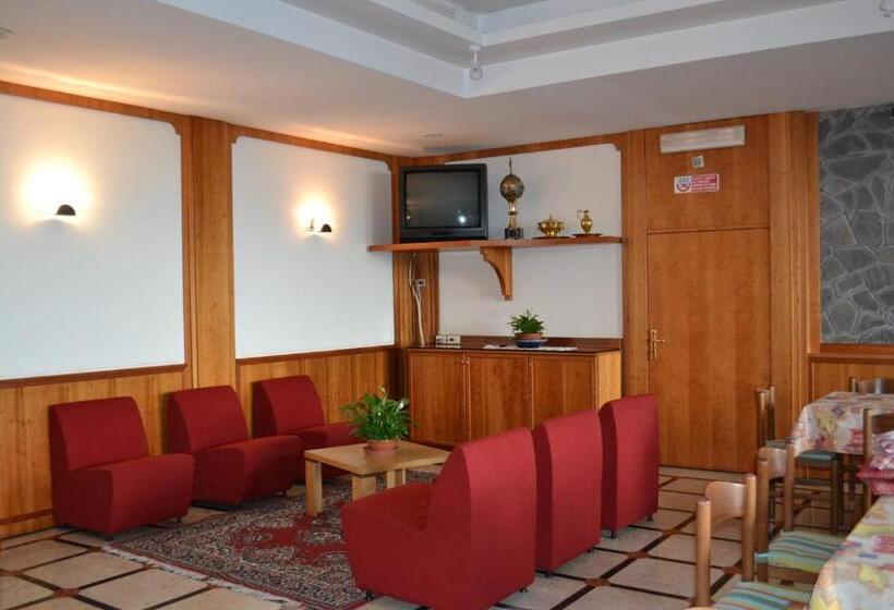 בית מלון כפרי Miramonti