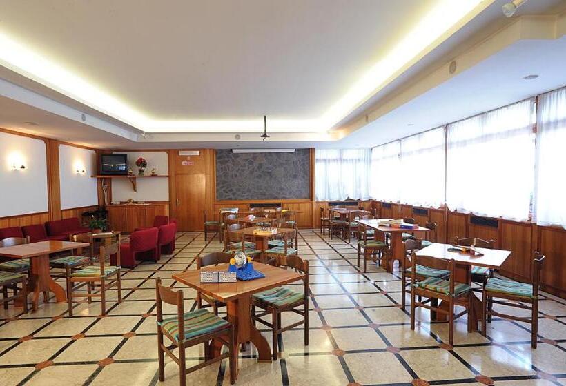 בית מלון כפרי Miramonti