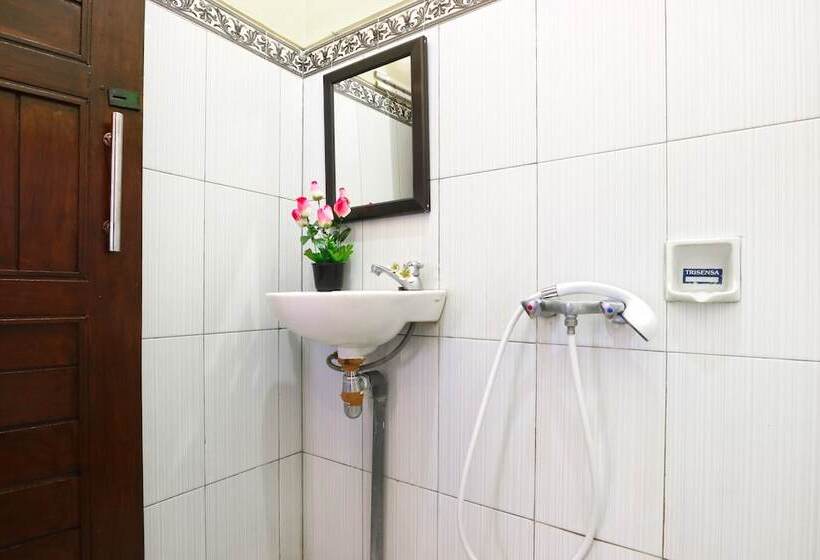 بنسيون Jungut Guest House