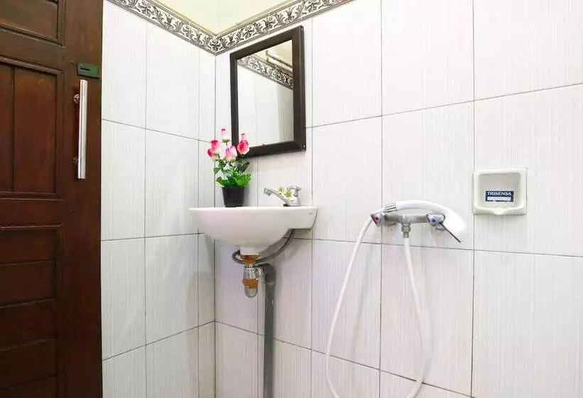 ペンション Jungut Guest House