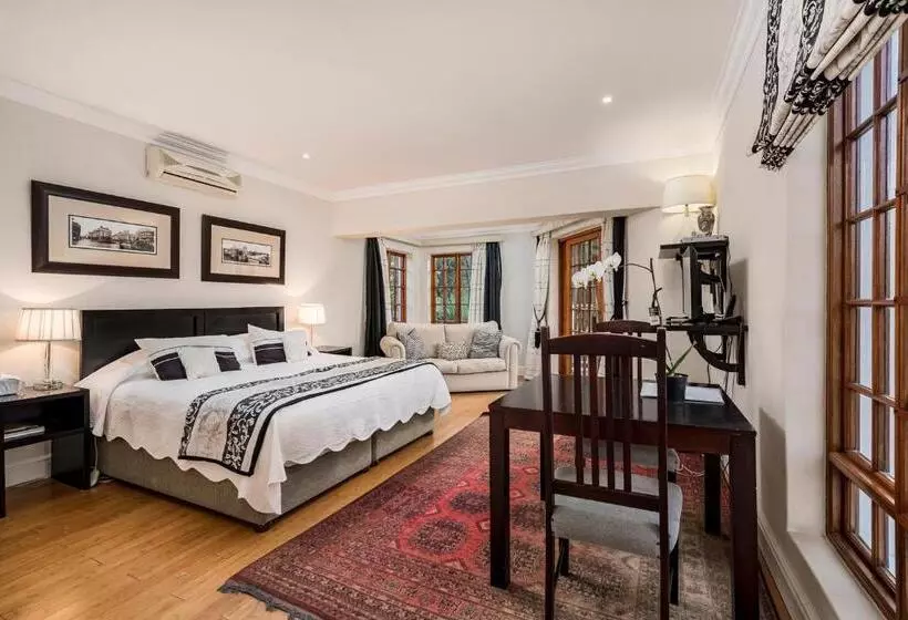 پانسیون Millbury Guest House