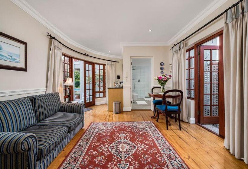 פנסיון Millbury Guest House