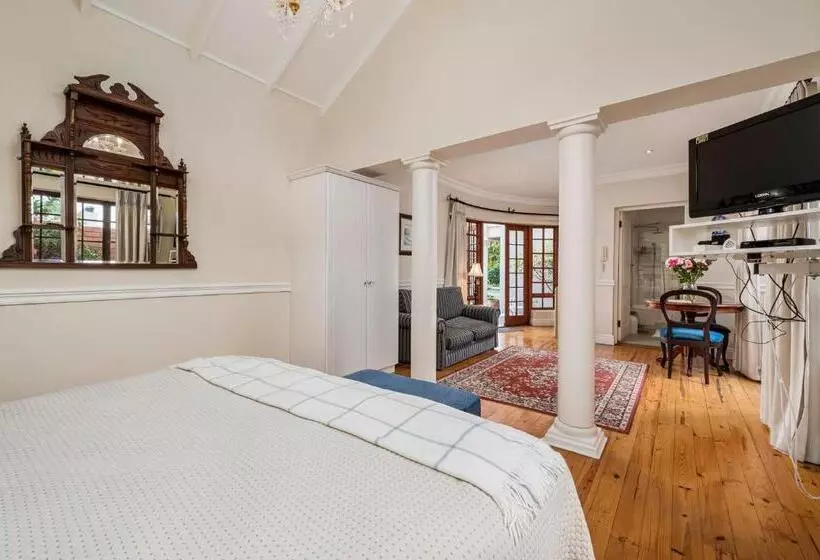 پانسیون Millbury Guest House