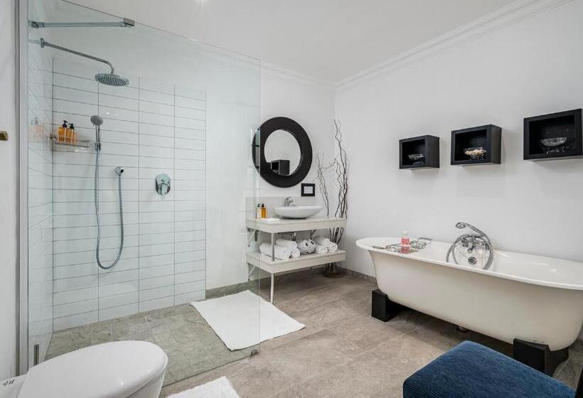 פנסיון Millbury Guest House