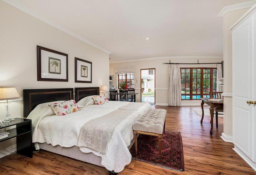 פנסיון Millbury Guest House