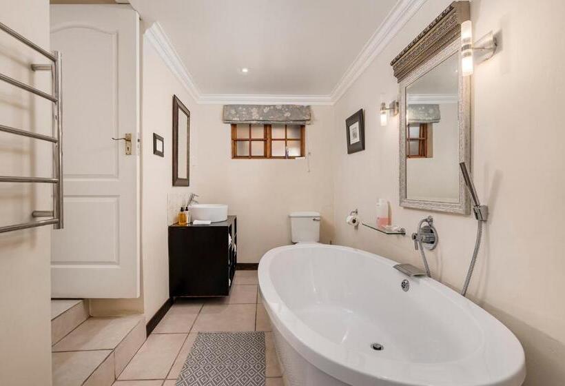 פנסיון Millbury Guest House