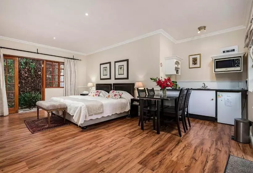 پانسیون Millbury Guest House