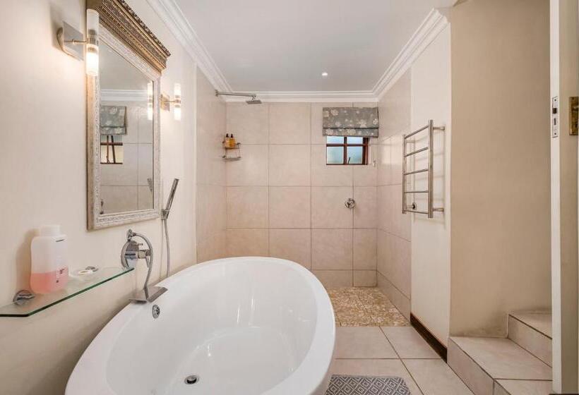 פנסיון Millbury Guest House