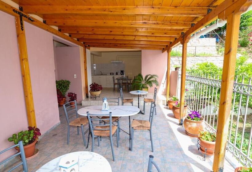 בית מלון כפרי Angela