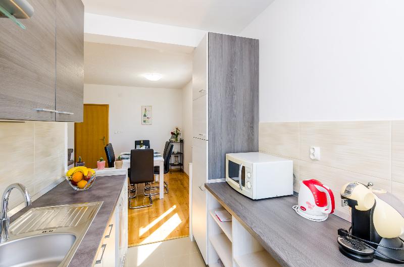 فندق Apartment & Rooms Maždin