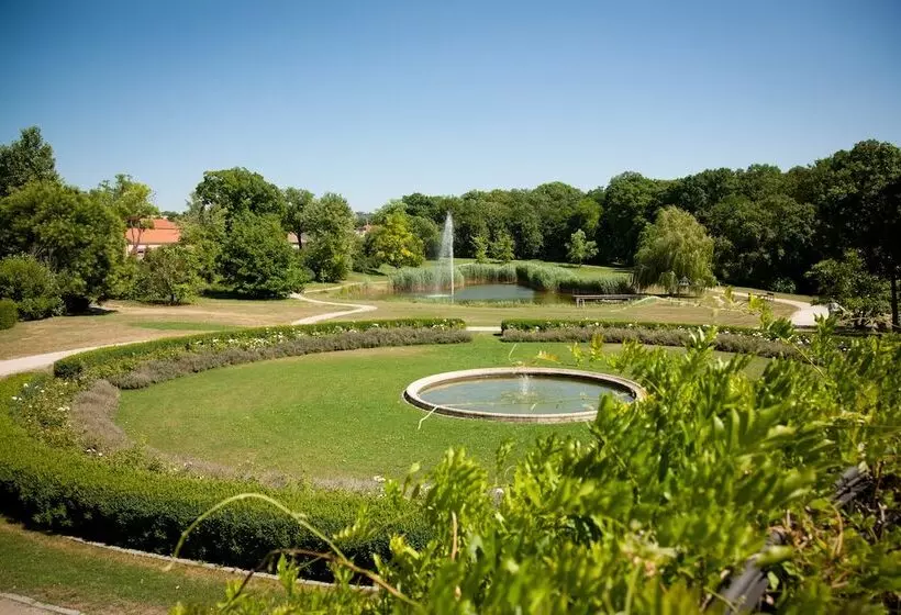 Hotelli Château Bela