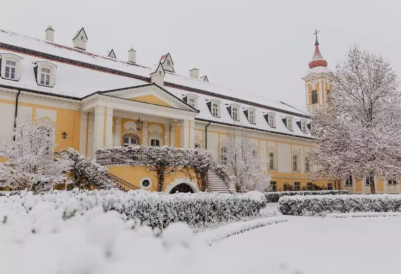 Hotelli Château Bela