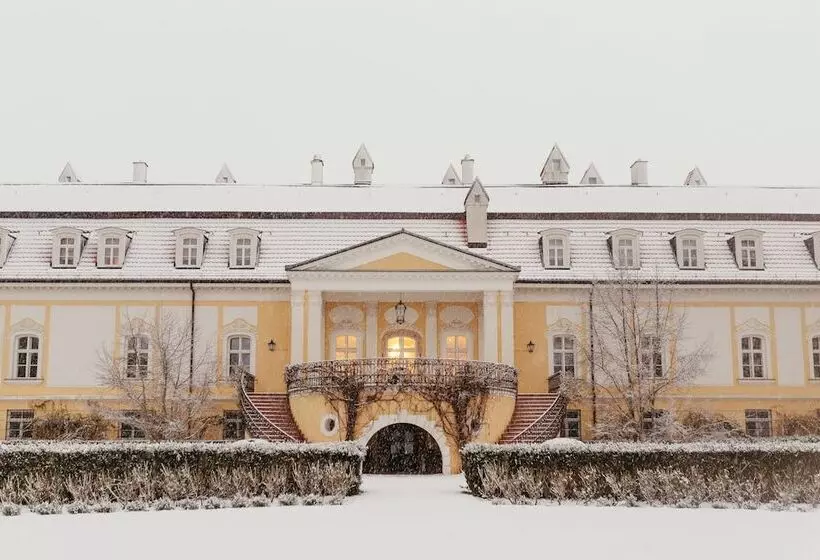 Hotelli Château Bela