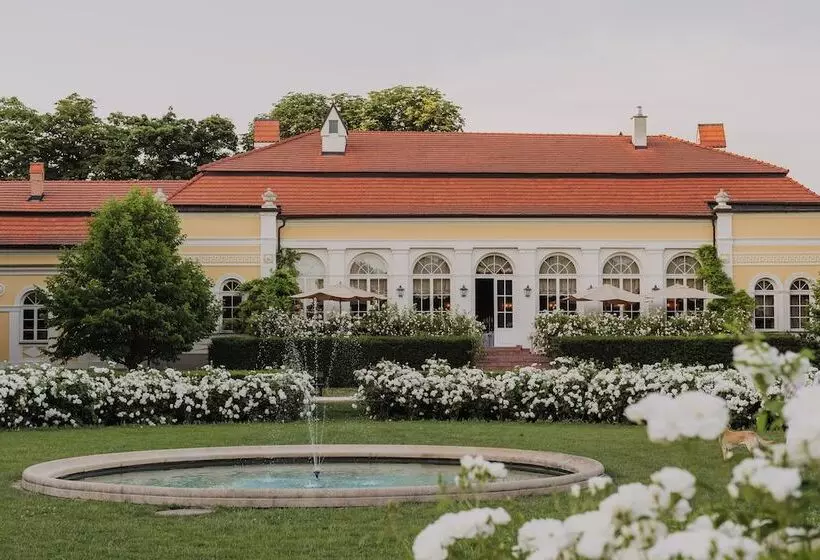 Hotelli Château Bela