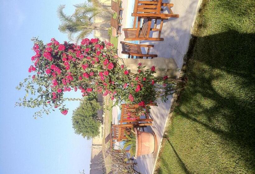 בית מלון כפרי Masseria Li Campi