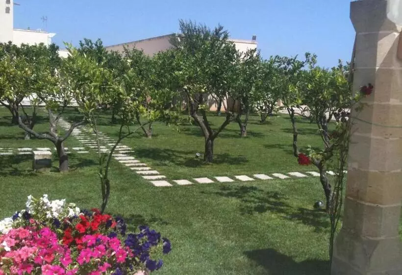 ホテル Masseria Li Campi