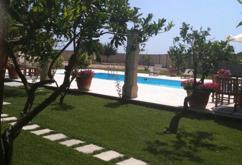 בית מלון כפרי Masseria Li Campi