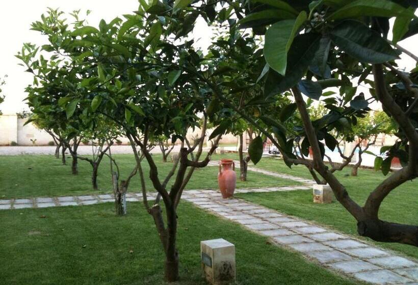 בית מלון כפרי Masseria Li Campi