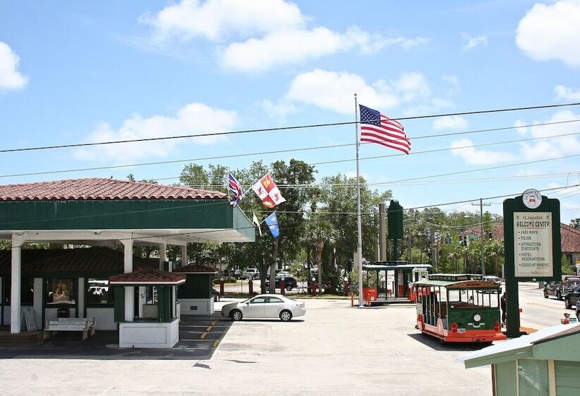 فندق The Loft At Menorcan Square