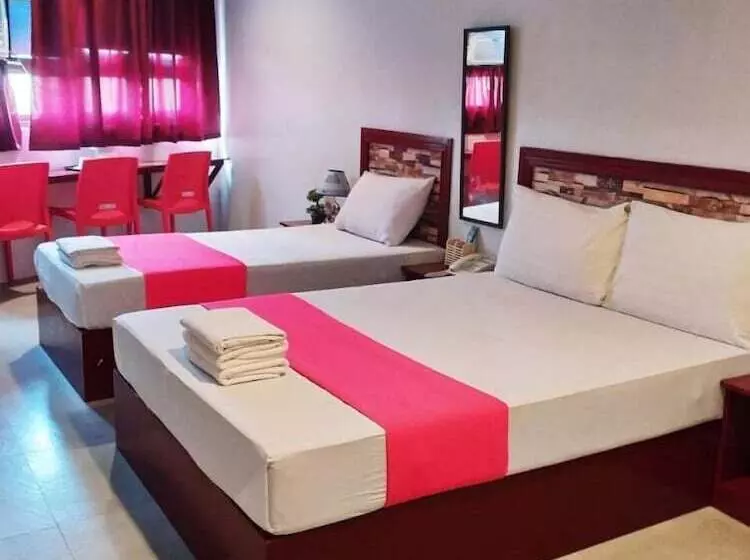 هتل Turista San Jose