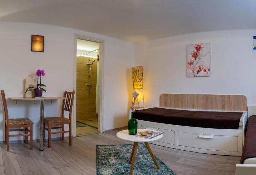 Pensão Silentium Garden Apartman Sárvár