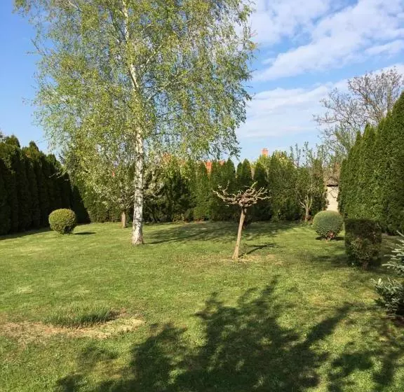Majatalo Silentium Garden Apartman Sárvár
