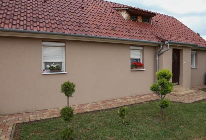 Pensão Silentium Garden Apartman Sárvár