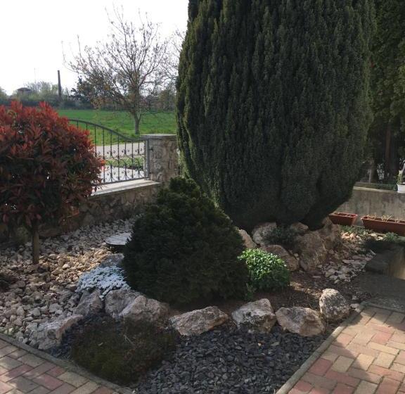 Pensão Silentium Garden Apartman Sárvár